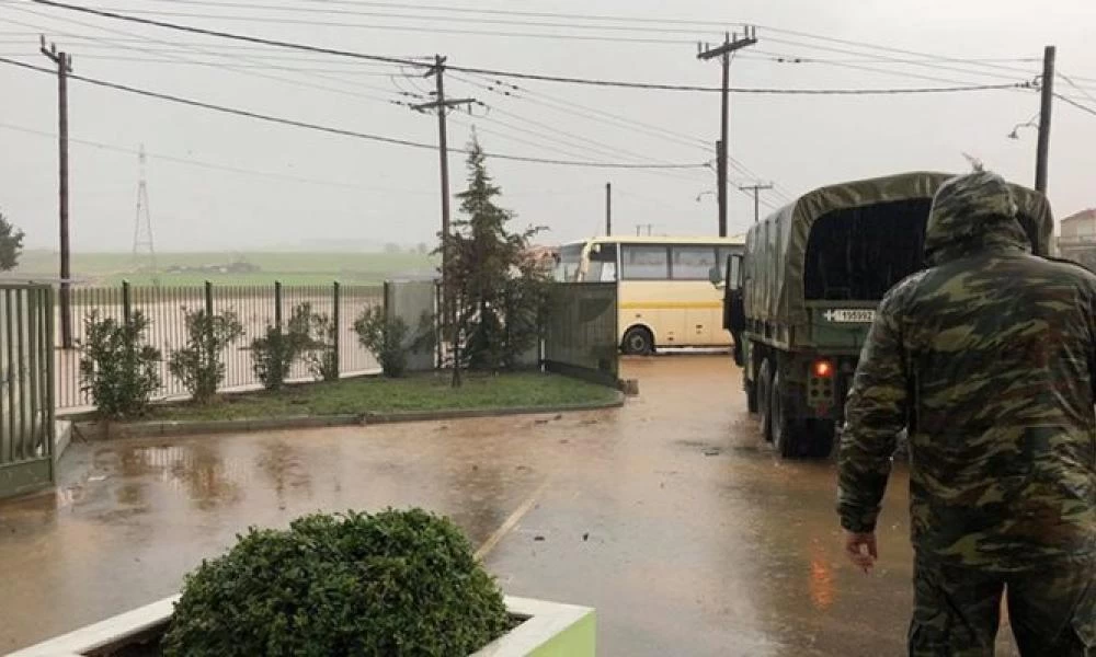Αλεξανδρούπολη: Βγήκε και ο στρατός για τις επιχειρήσεις απεγκλωβισμού πολιτών